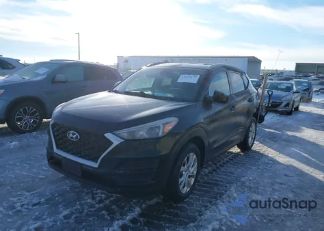 2019 Hyundai Tucson Value z USA, uszkodzony, nr VIN KM8J3CA41KU952205